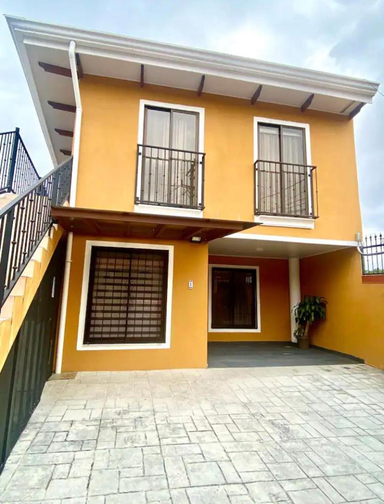 Airport Sjo Residence - Edward & Familia Inn Río Segundo Buitenkant foto